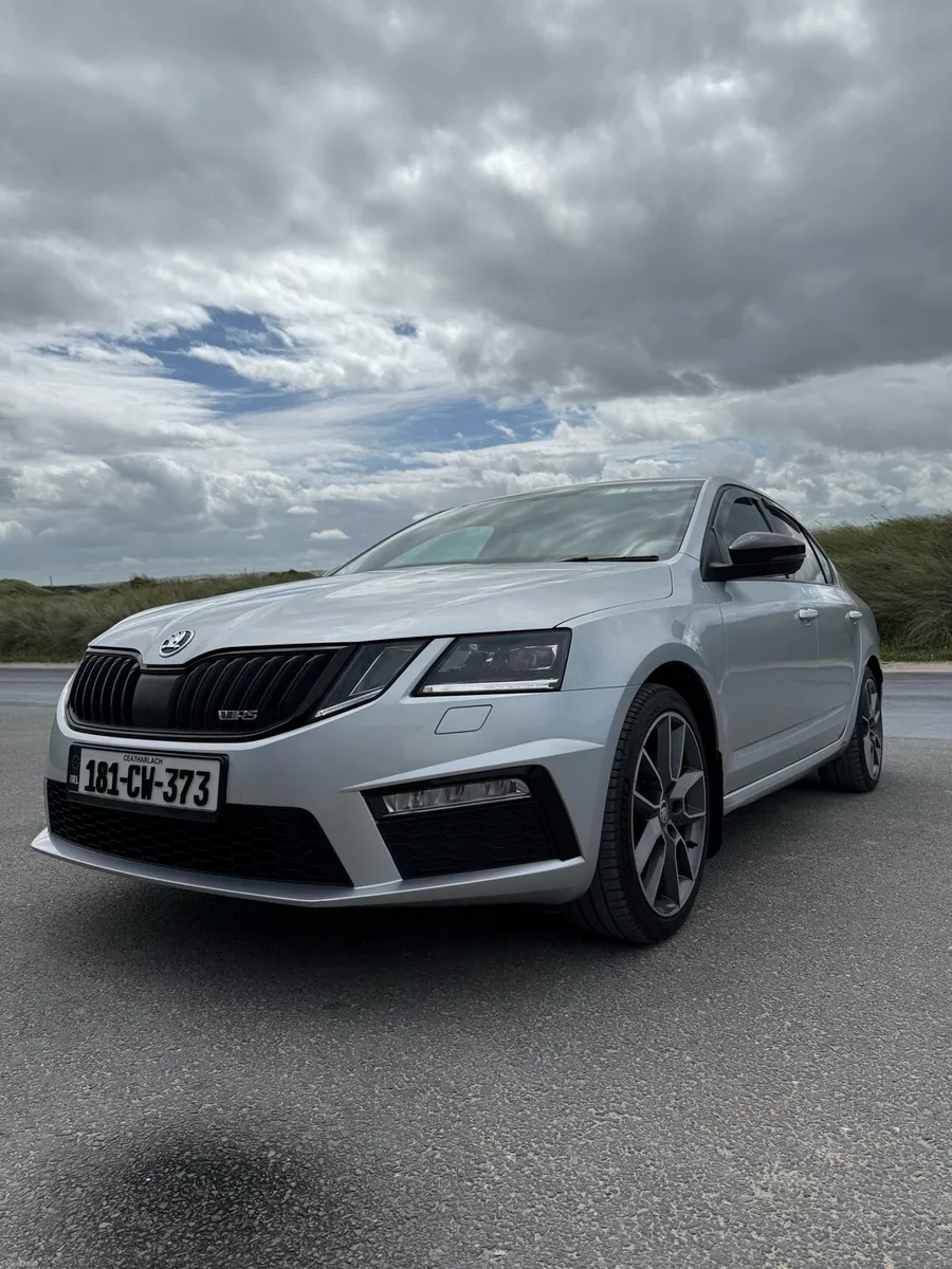 2018 Skoda Octavia VRS Black Edition - Image 3