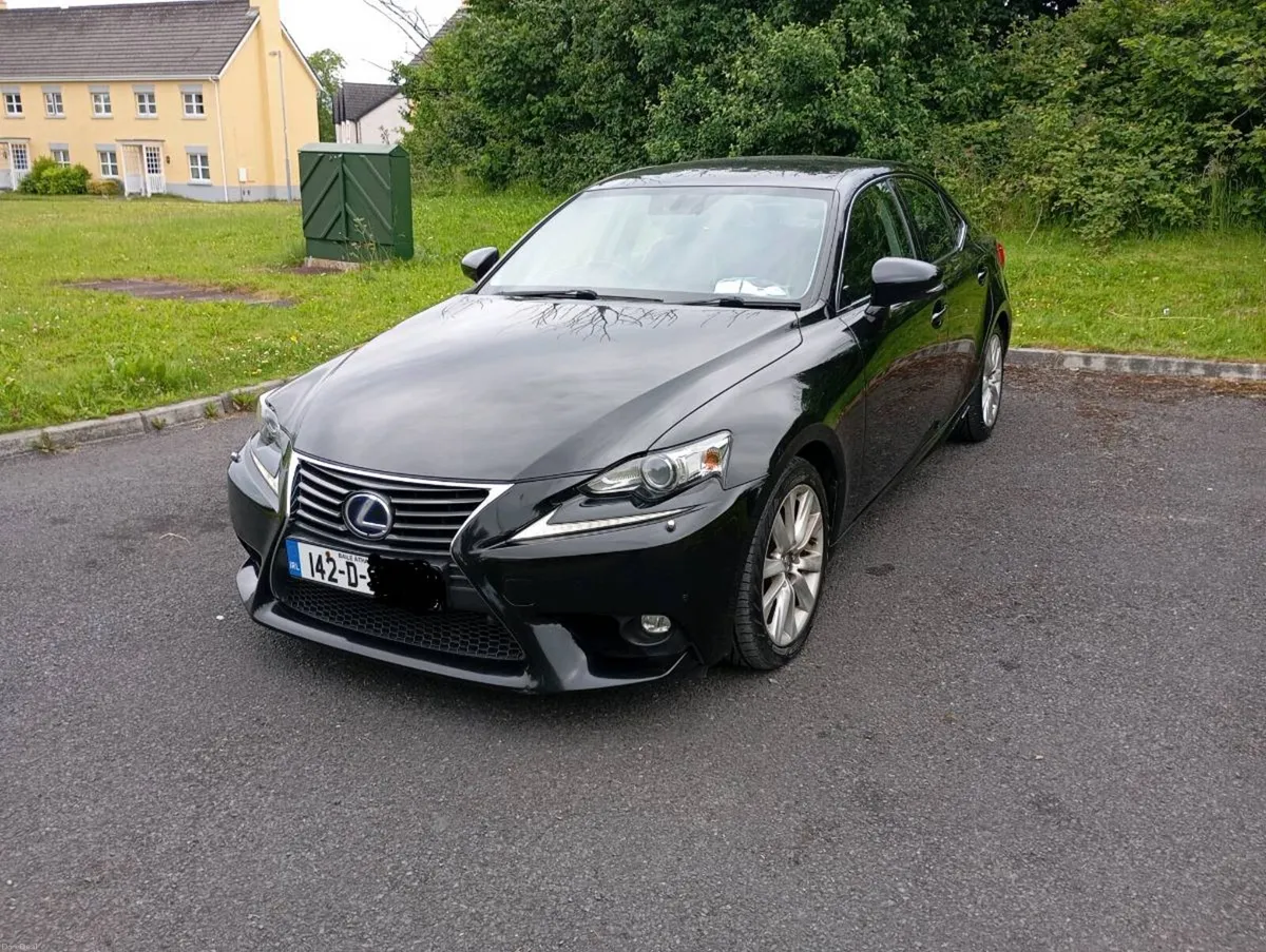 Lexus is 300H hybrid - Image 1