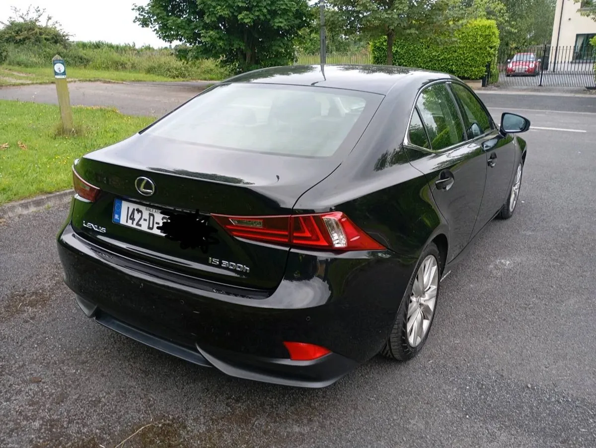 Lexus is 300H hybrid - Image 5