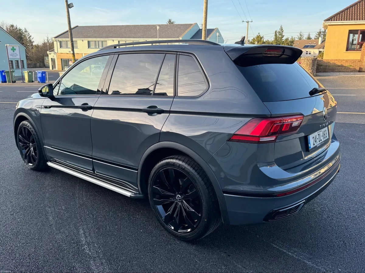 Volkswagen Tiguan R Black Edition2024   2.0 Diesel - Image 4