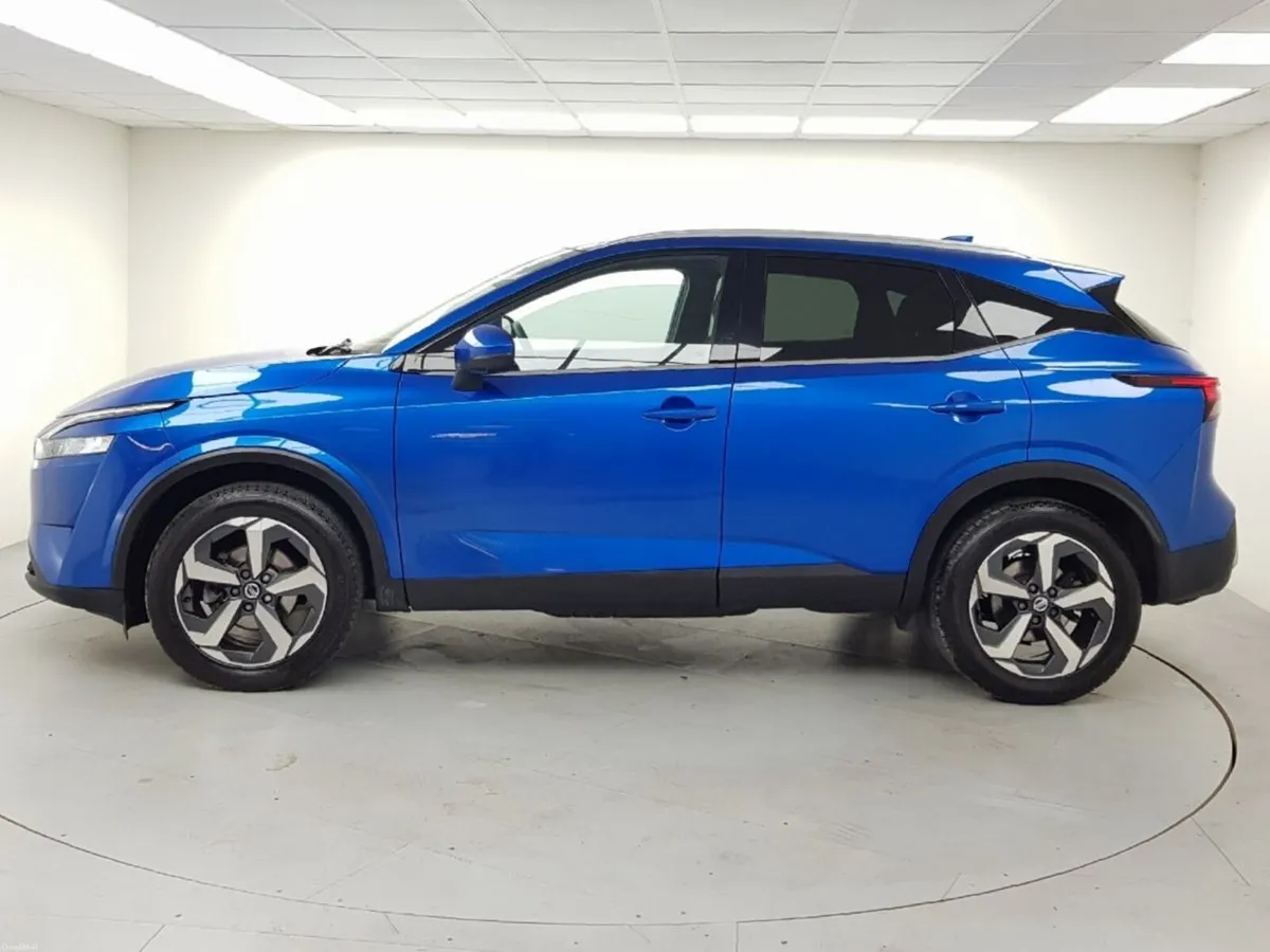 Nissan Qashqai 1.3 PET MILD HYBRID SV PREMIUM CVT - Image 5