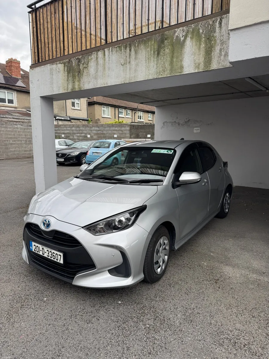 Toyota Yaris 1.5L Automatic Hybrid - Image 3