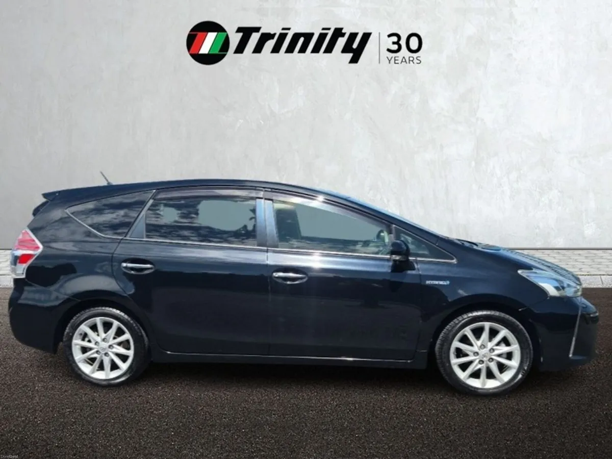 Toyota Prius ** ALPHA  ** 7 SEATER ** HUGE SPEC ** - Image 5