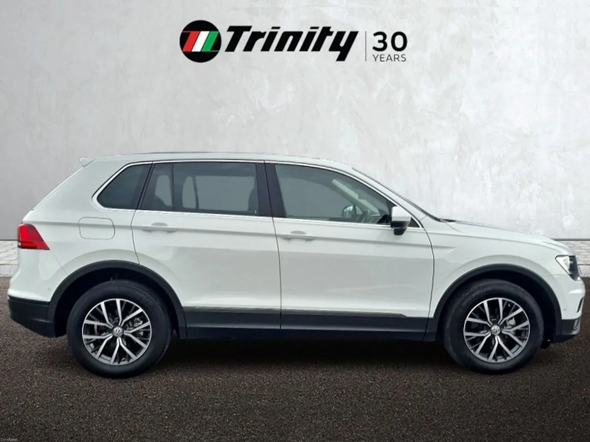 Volkswagen Tiguan ** LOW KMS ** 4 MOTION ** COMFOR - Image 5