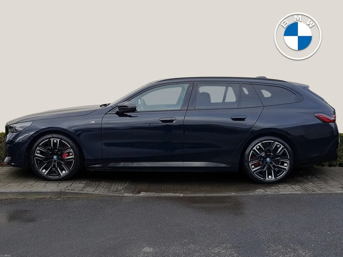 BMW i5 i5 M60 xDrive Touring - Image 4