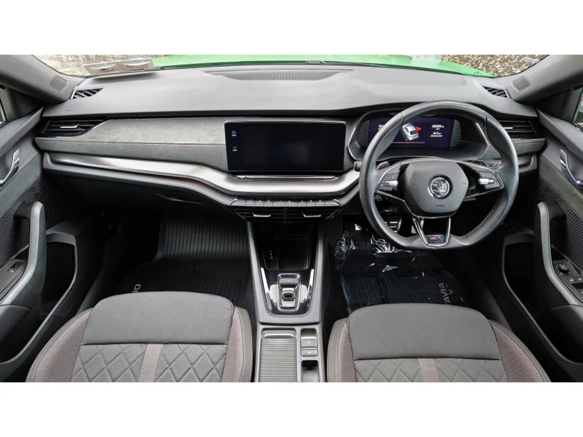 Skoda Octavia 2.0 TDI RS 200 BHP- COSMIC GREEN- GR - Image 3