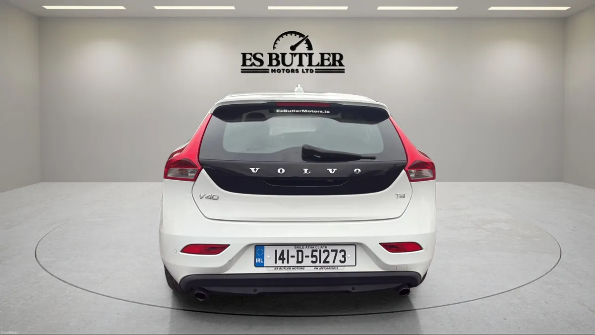 2014 Volvo V40 1.6L AUTO ONLY/LOW KMS 1YR WARRANTY - Image 4