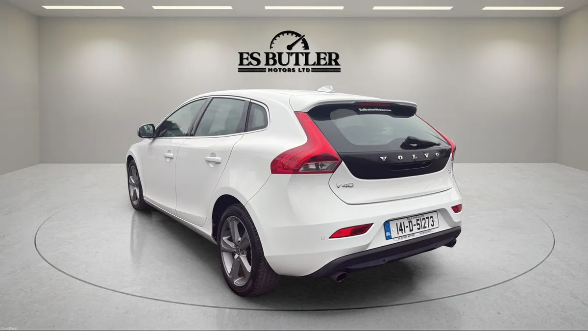 2014 Volvo V40 1.6L AUTO ONLY/LOW KMS 1YR WARRANTY - Image 3
