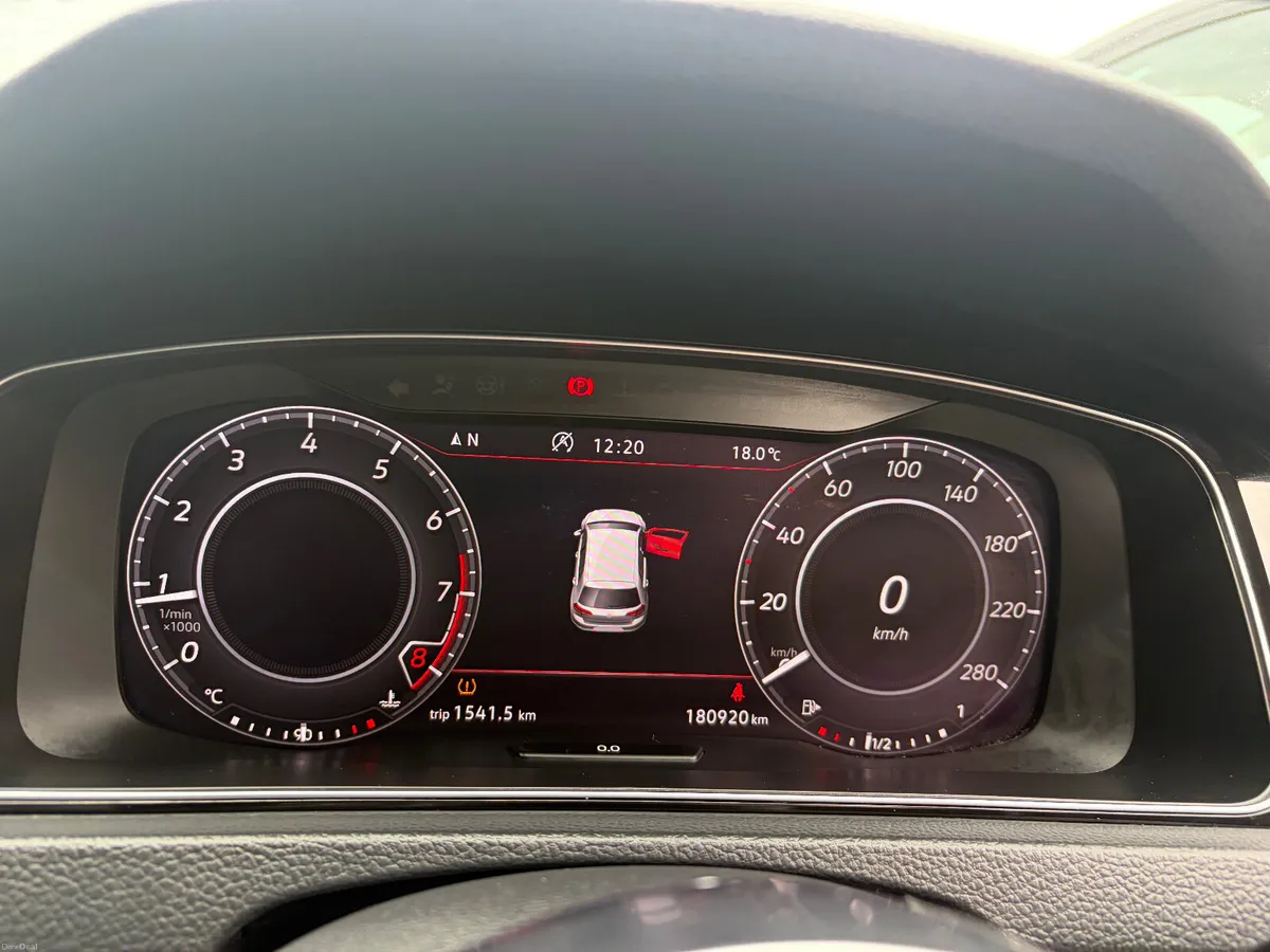 Volkswagen Golf GTI Manual Performance pack - Image 5