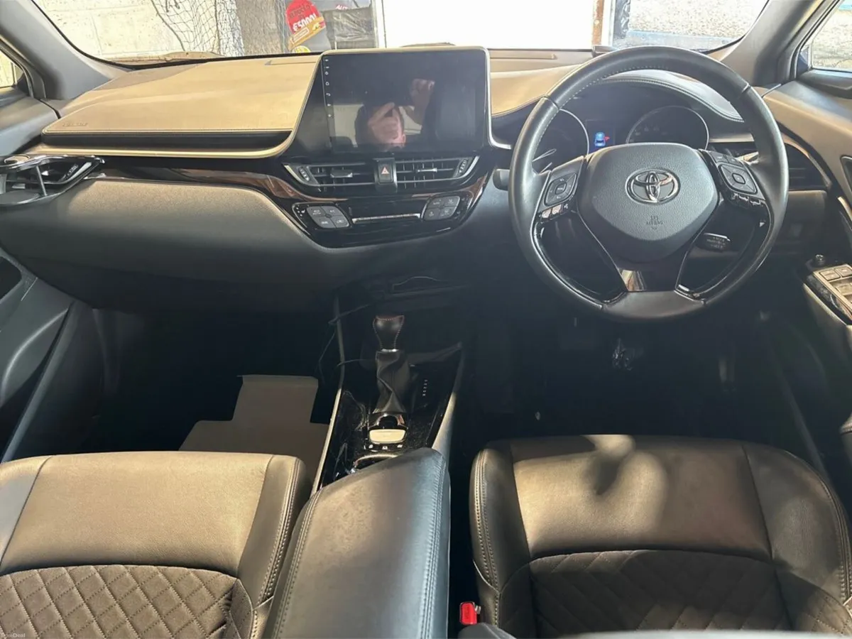 Toyota C-HR 1.8 HYBRID LUNA - Image 4