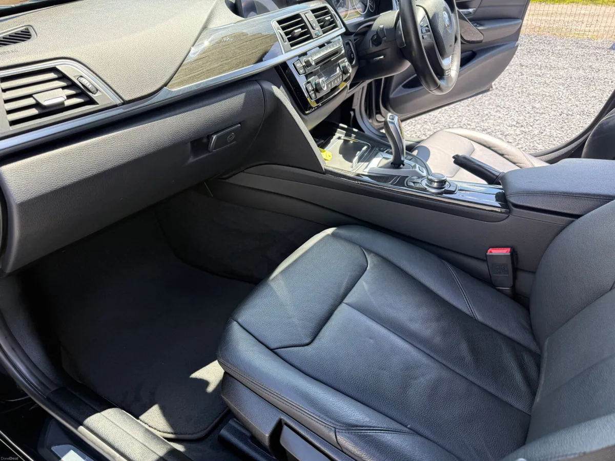 2017 BMW 3-Series Luxury Plug in Hybrid SALE ! - Image 6