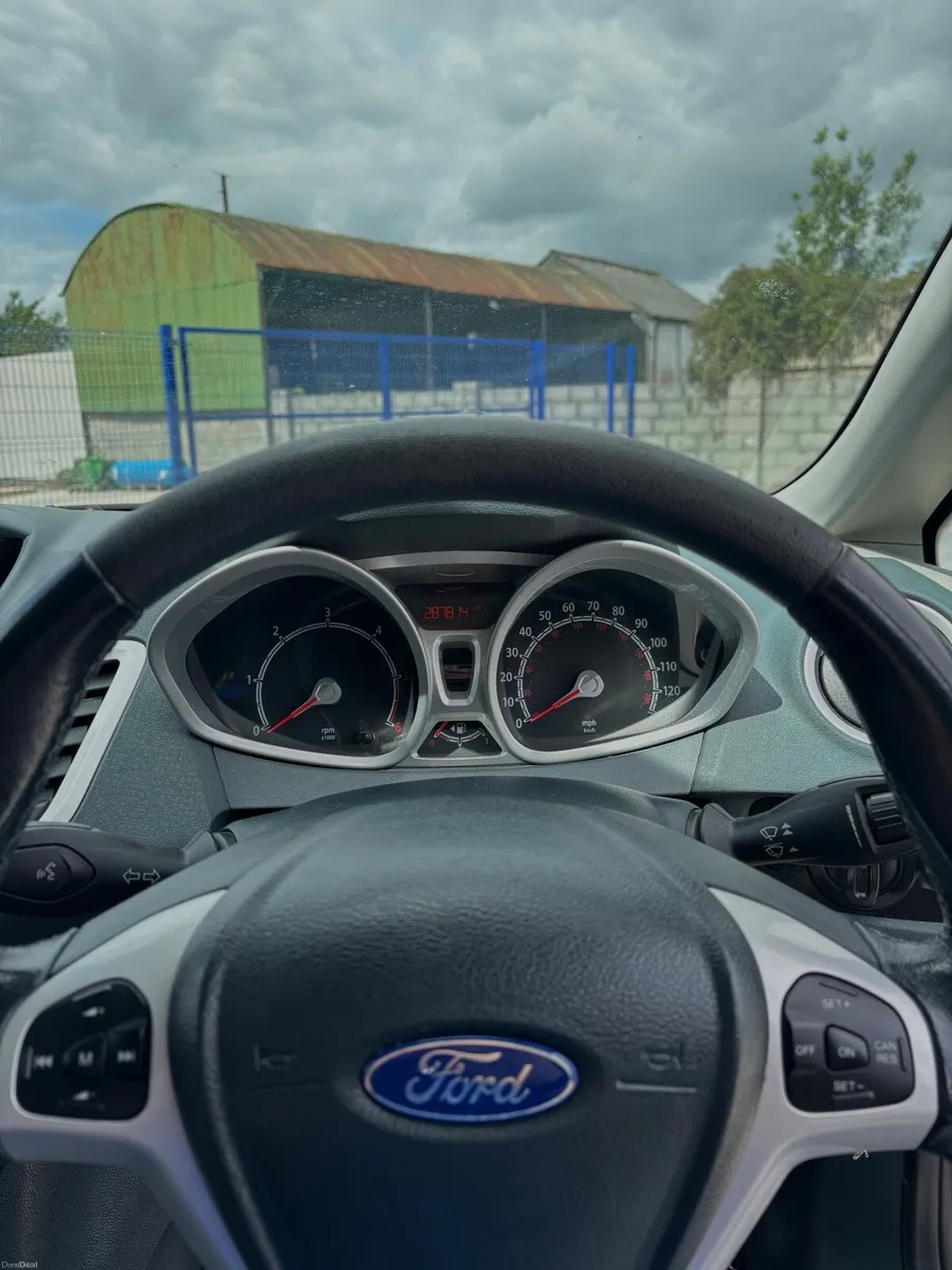 Ford Fiesta 2010 - Image 3