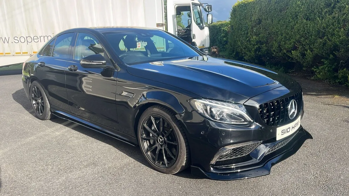 Mercedes C63 S V8  AMG Bi Turbo 2017 - Image 2
