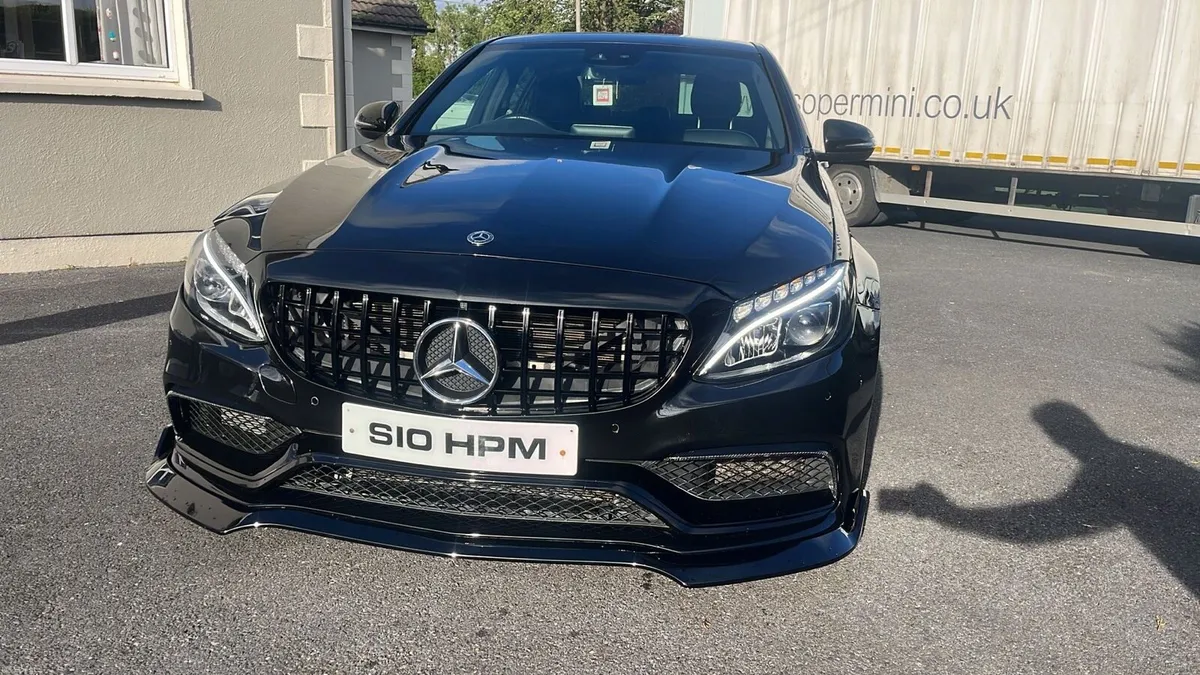 Mercedes C63 S V8  AMG Bi Turbo 2017 - Image 3