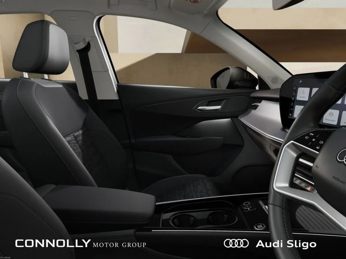 Audi Q3 IN STOCK - SUV SE plug-in e-hybrid 270HP A - Image 4