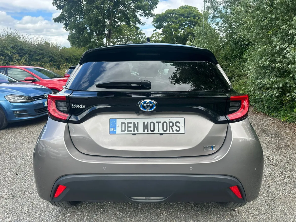 Toyota Yaris in best spec!!! - Image 4
