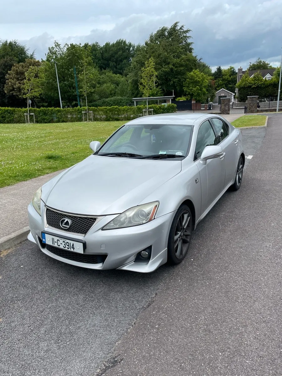 Lexus IS 220d - Image 1
