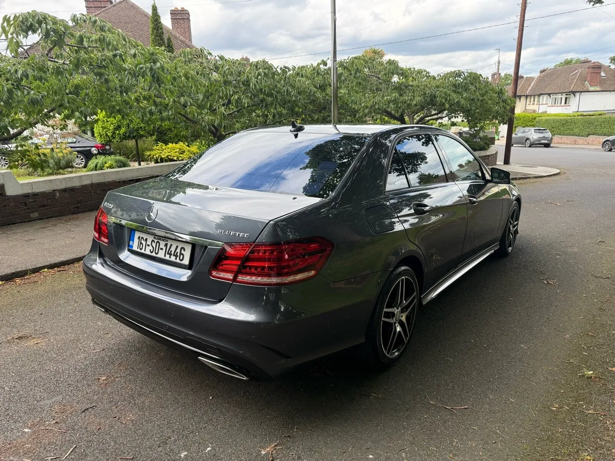 Mercedes Benz E220 AMG Sport - Image 4