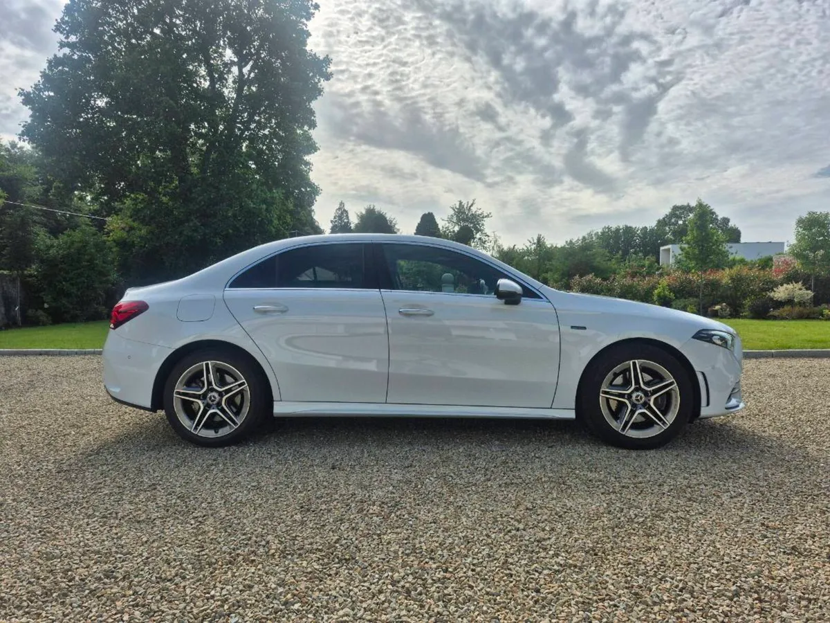 Mercedes A250E hybrid. Perfect condition, 1 owner - Image 3