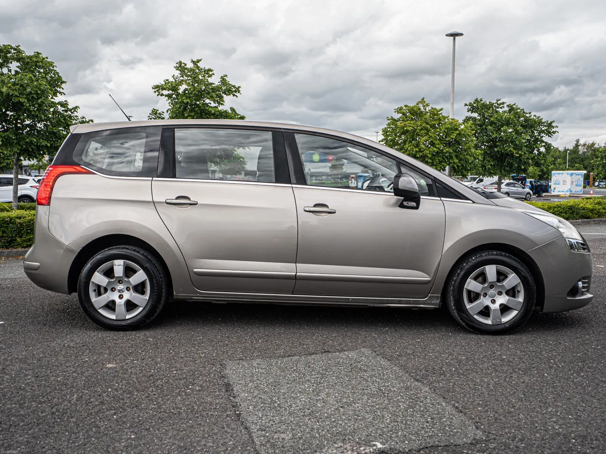 Peugeot 5008 2012 - Image 3
