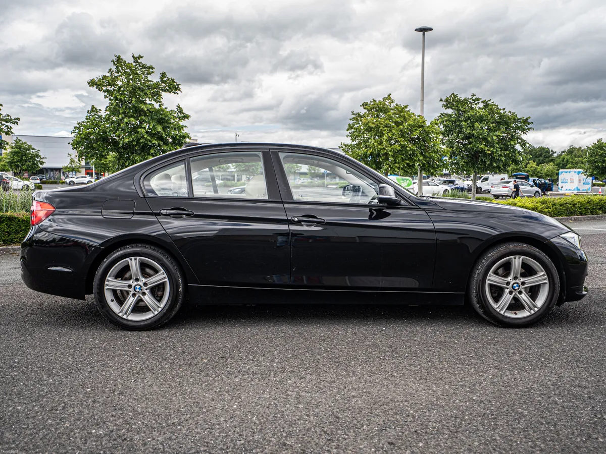 BMW 3-Series 2016 - Image 3