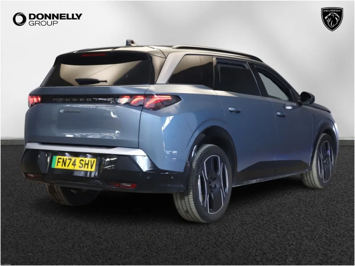 Peugeot 5008 E- Electric Estate GT - Image 2