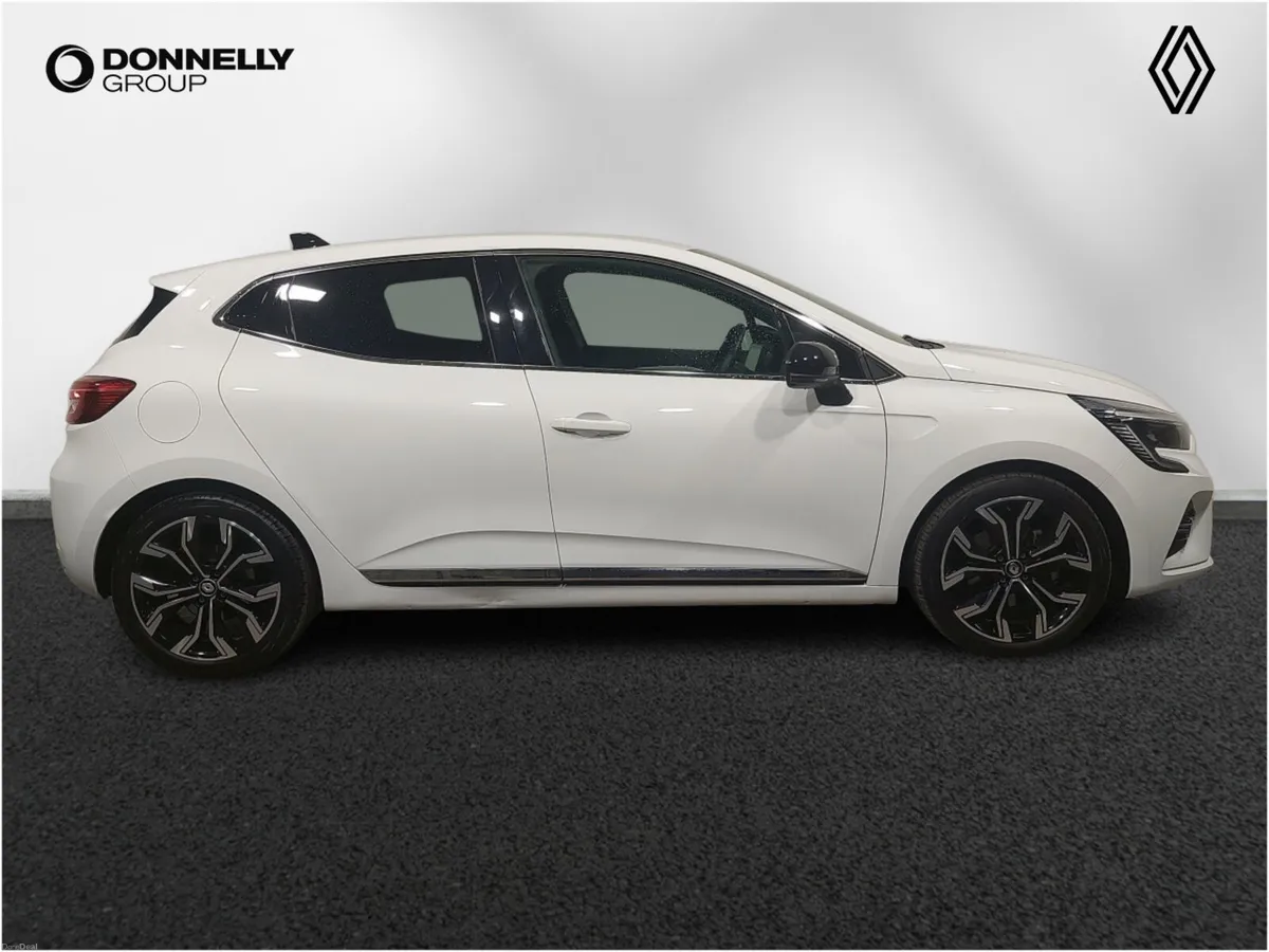 Renault Clio Hatchback Techno - Image 3
