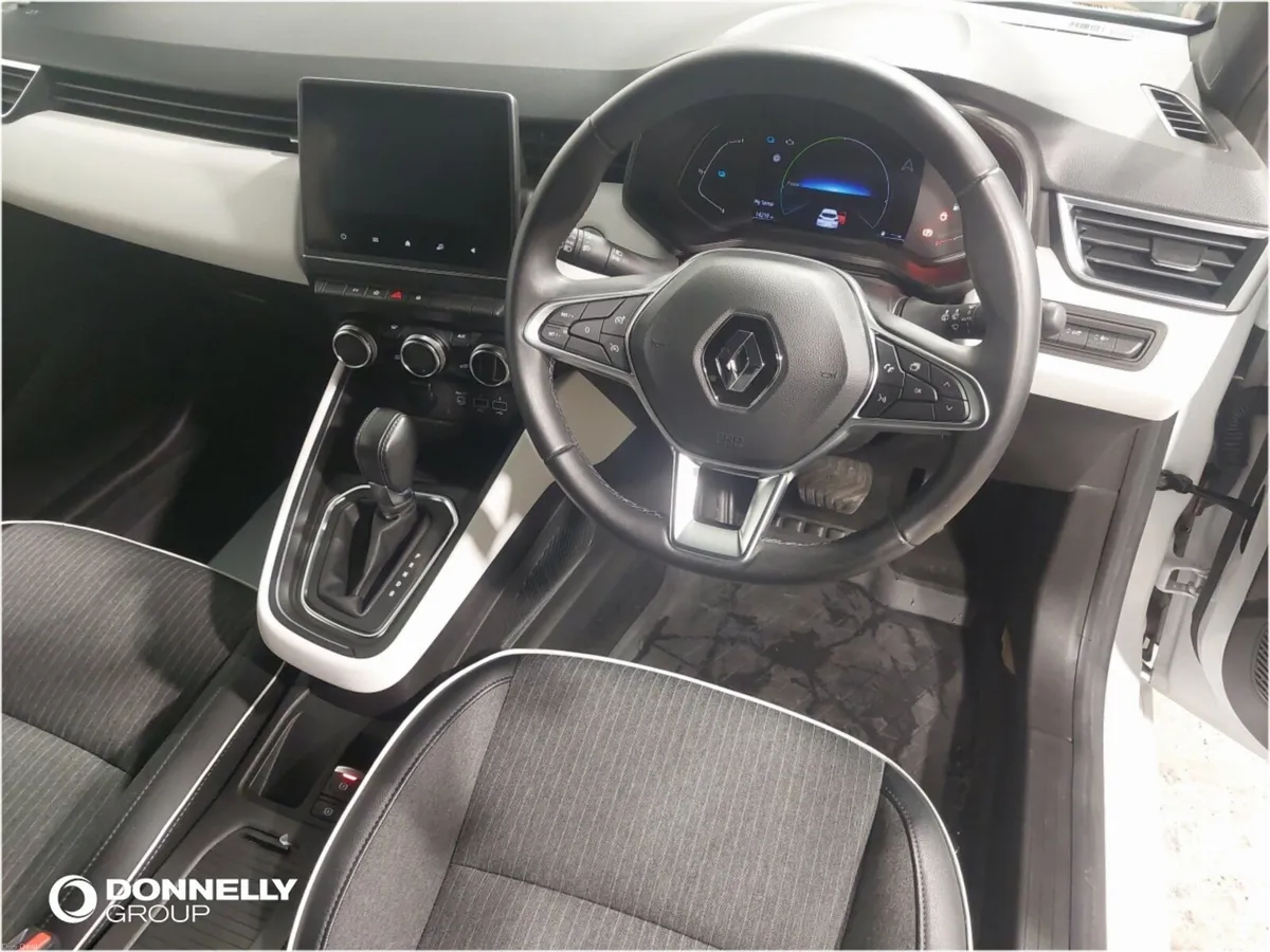 Renault Clio Hatchback Techno - Image 4