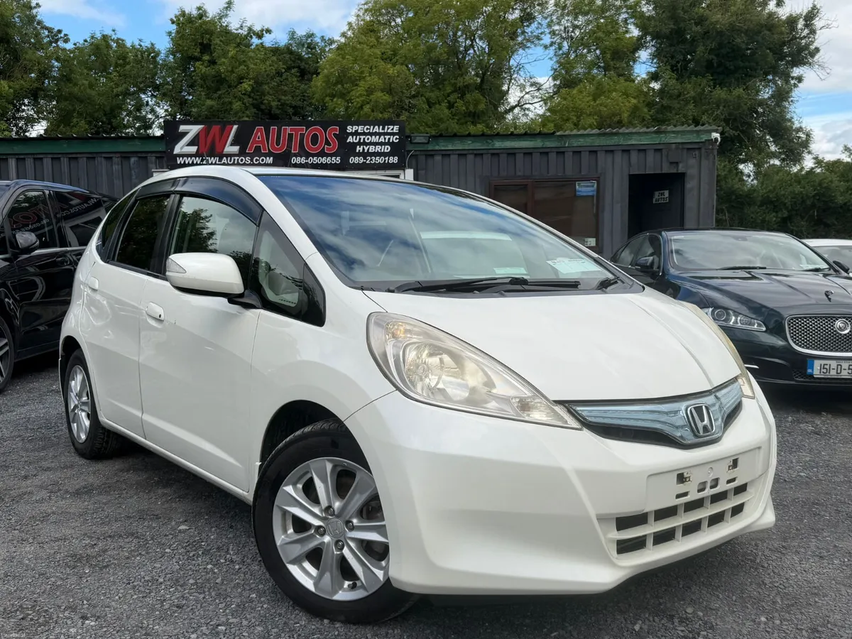 10 HONDA FIT HYBRID 1.3 - Image 1