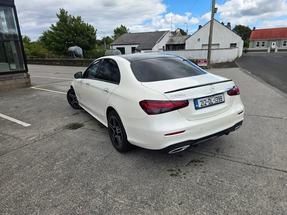 Mercedes-Benz E-Class 2021 - Image 4