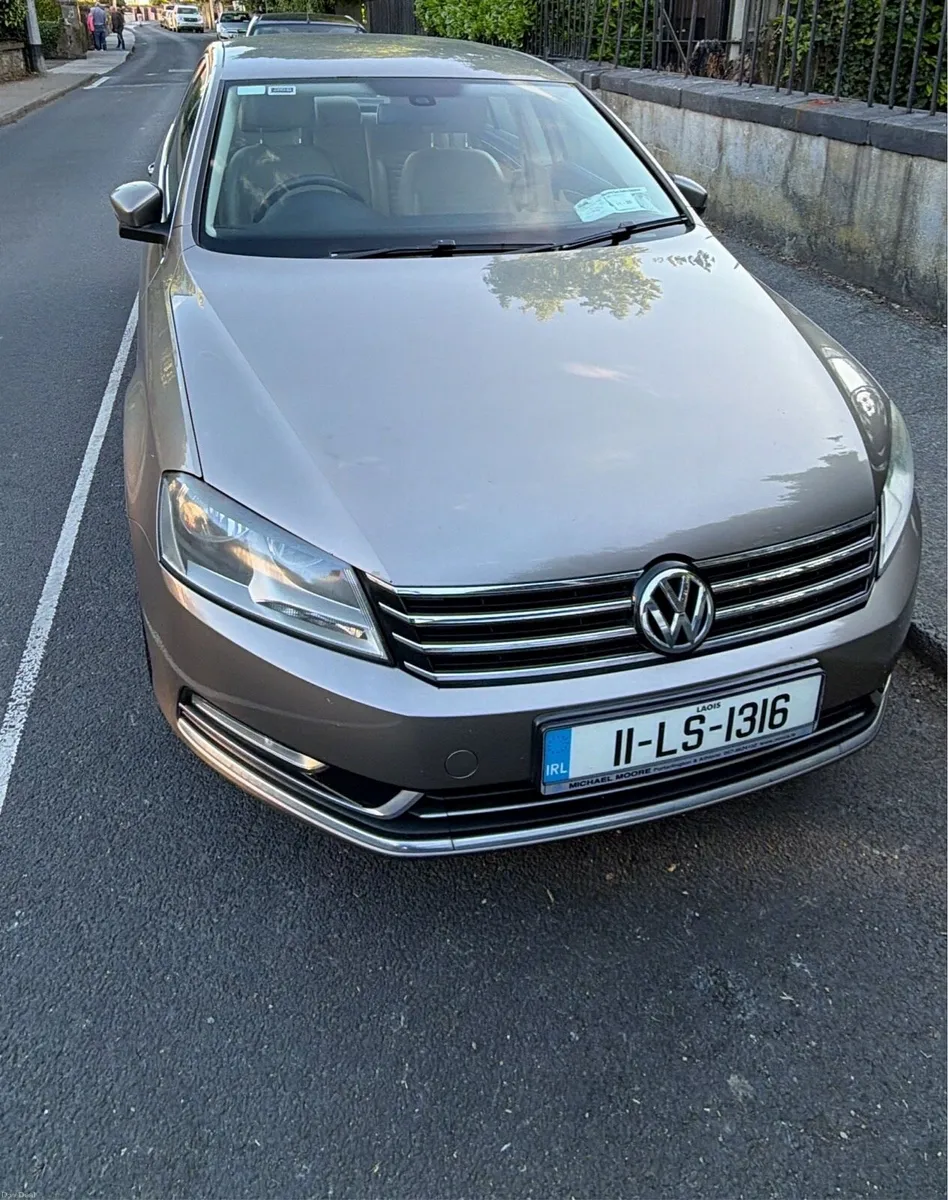 2011 Volkswagen Passat - Image 1