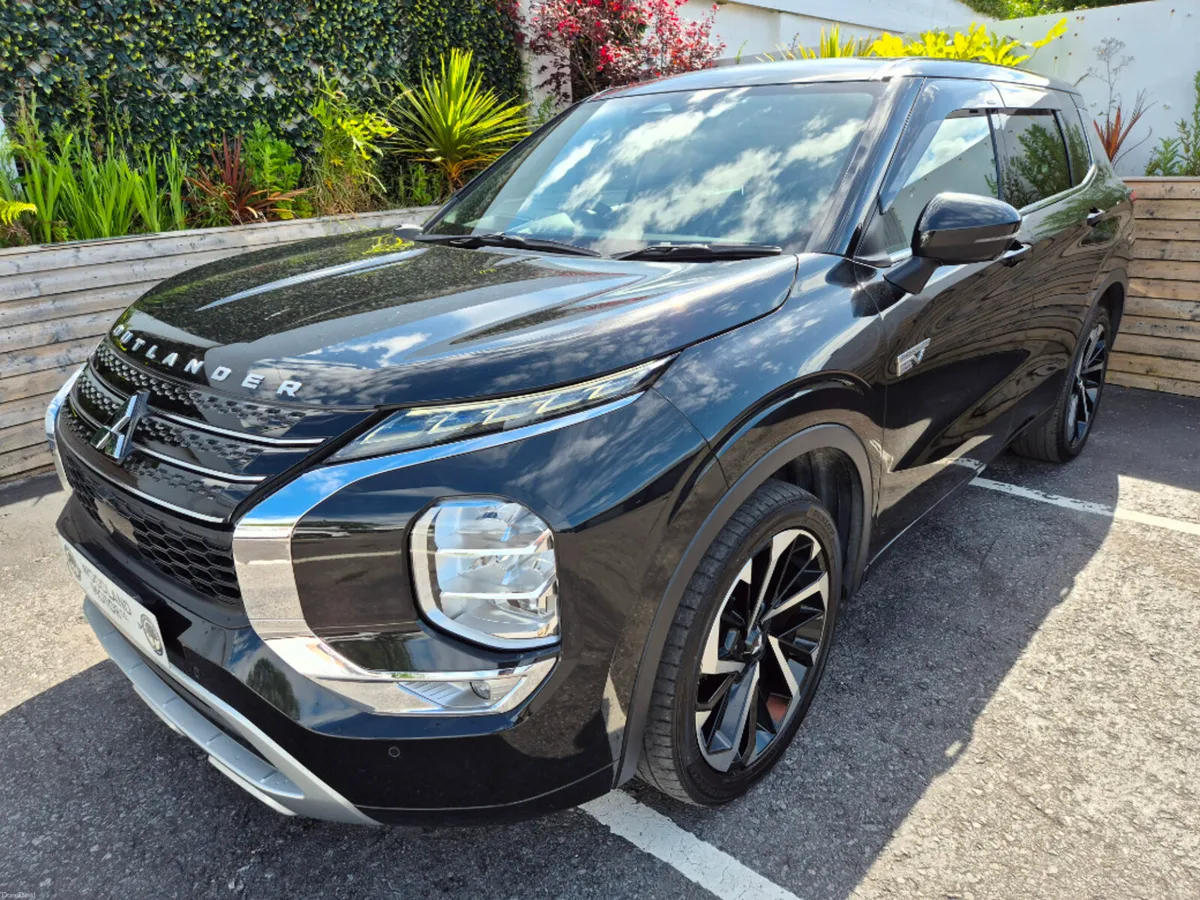 Mitsubishi Outlander 2.4 PHEV / EXCEED TOP SPEC / - Image 3