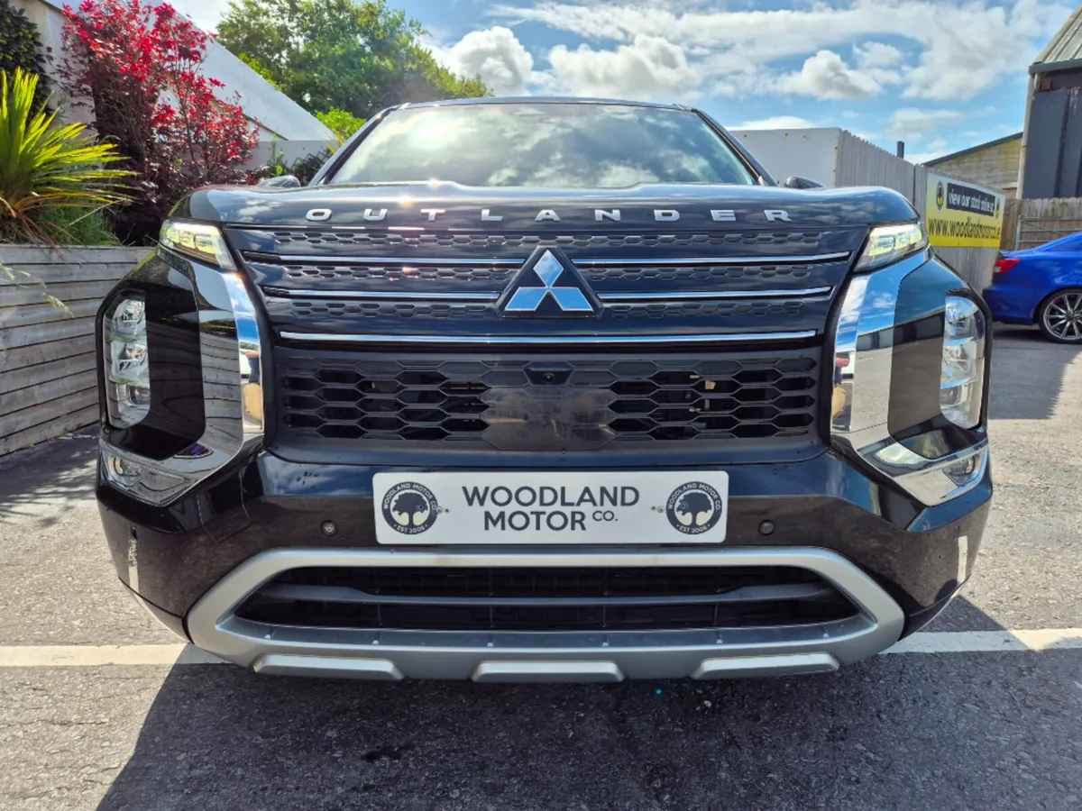 Mitsubishi Outlander 2.4 PHEV / EXCEED TOP SPEC / - Image 4