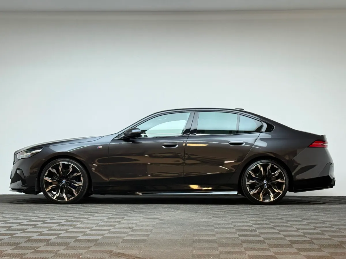 BMW i5 EDRIVE 40 M SPORT - Image 4