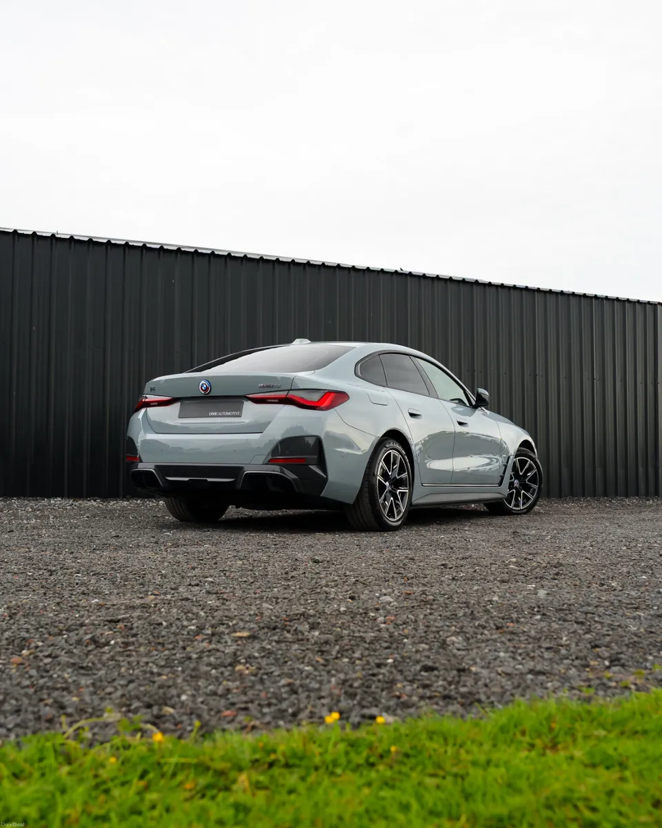 BMW i4 edrive 35 - Image 1