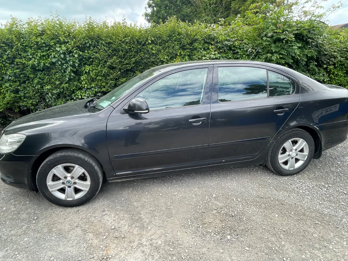 Skoda Octavia 2011 Diesel - Image 2