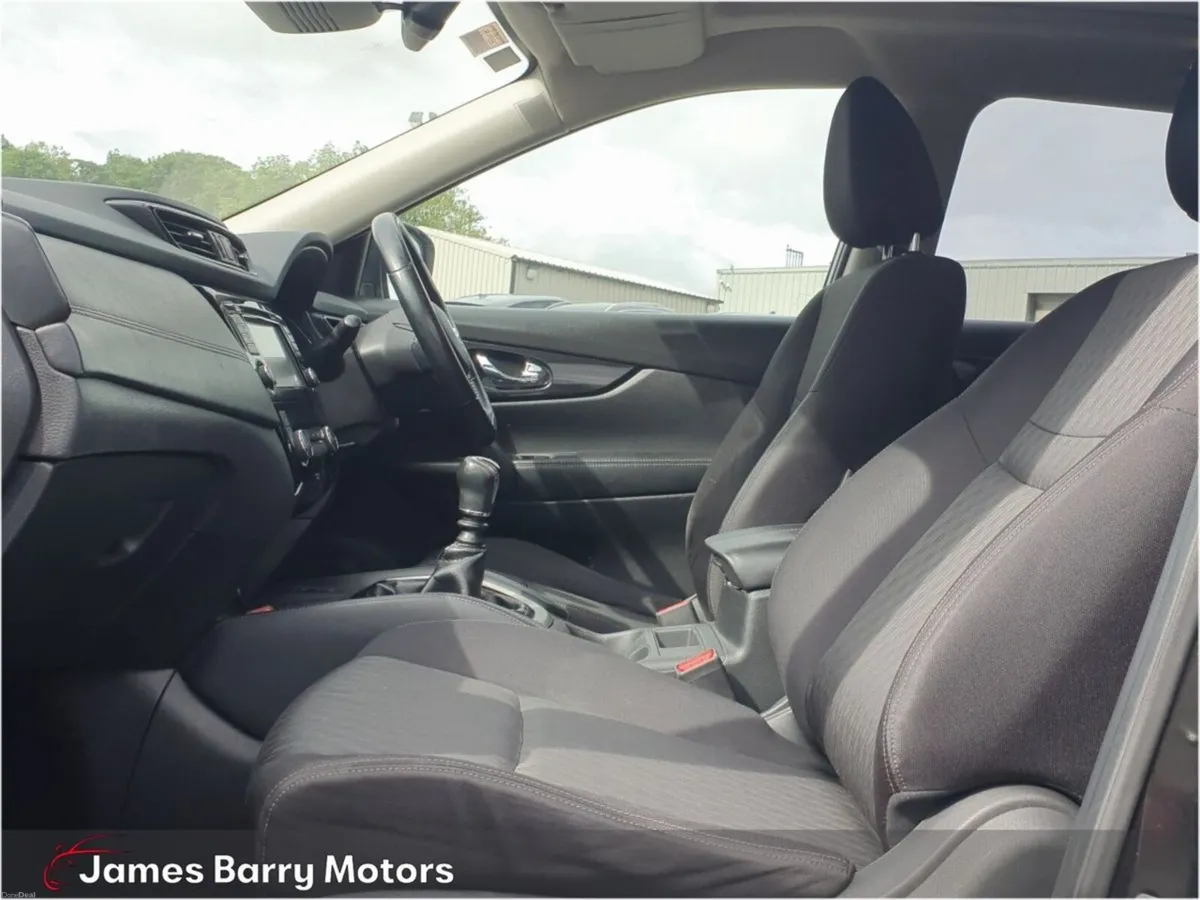Nissan X-Trail 1.6 DCI SV PREMIUM 7 SEATS - Image 4