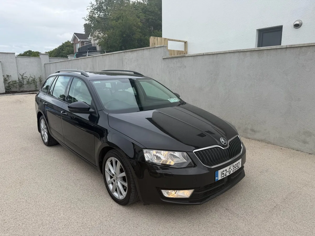 2015 SKODA OCTAVIA AUTOMATIC LOW MILEAGE !! - Image 1