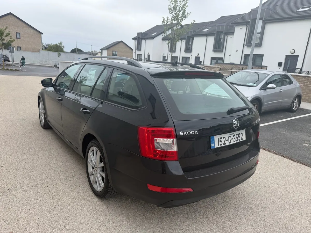 2015 SKODA OCTAVIA AUTOMATIC LOW MILEAGE !! - Image 3