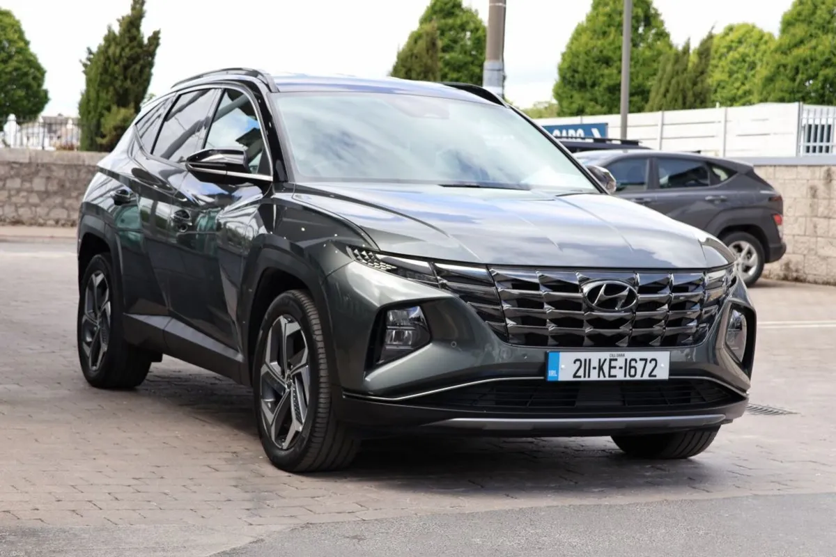 Hyundai Tucson 2WD Executive Plus HEV Auto 2 Tone - Image 3