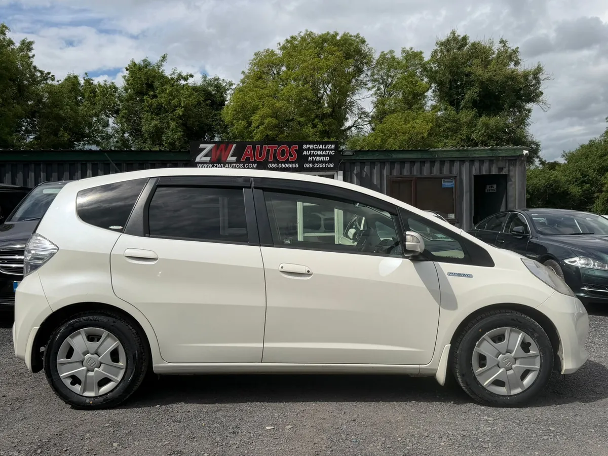 131 Honda Fit Hybrid 1.3 - Image 4