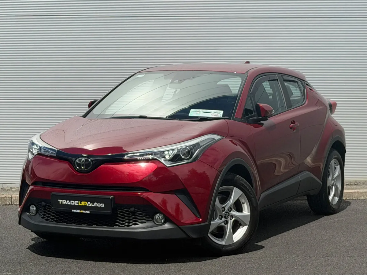 Toyota C-HR 2017 - Image 2