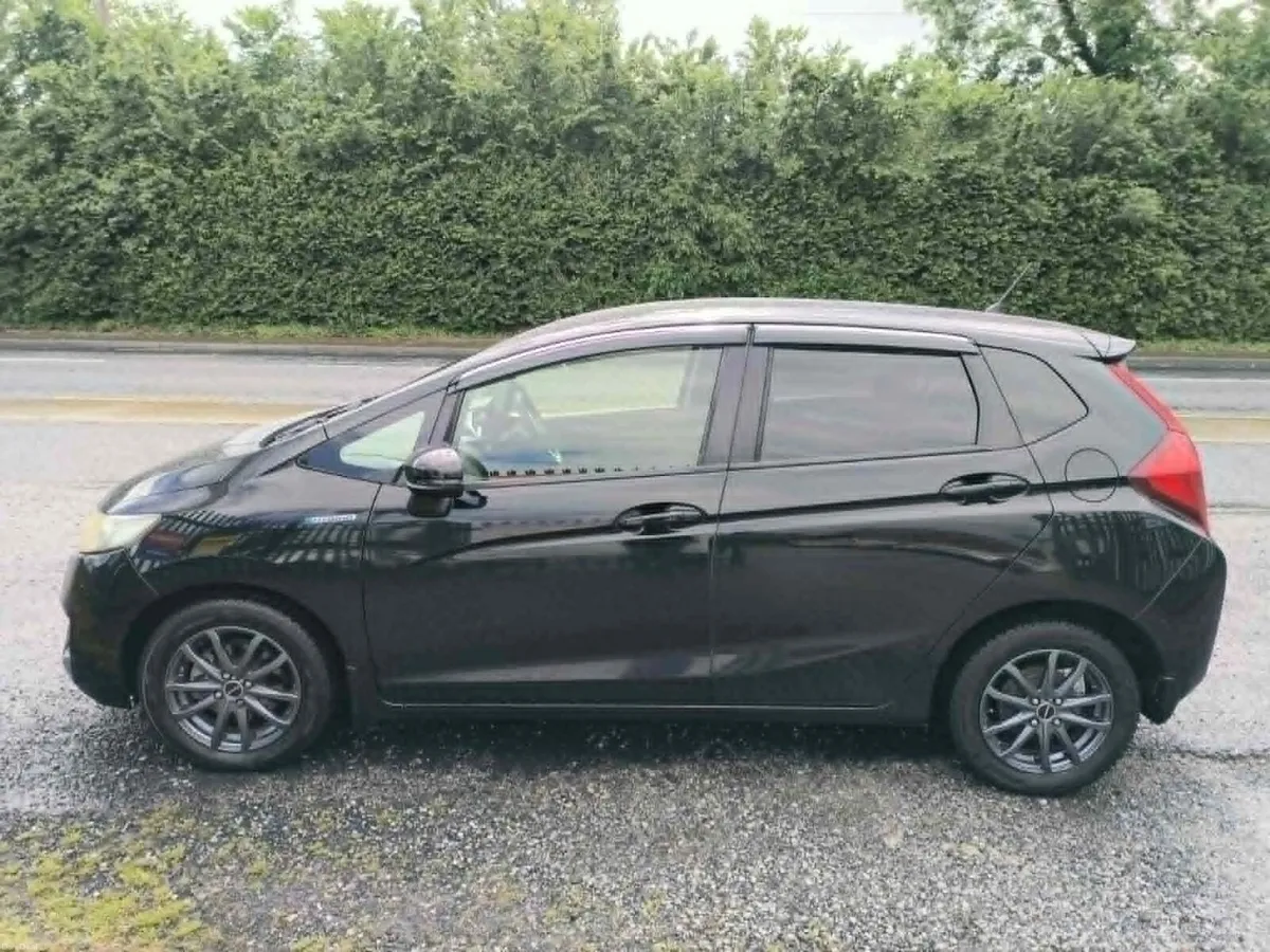Honda Fit Petrol Hybrid 1.5 L - Image 4