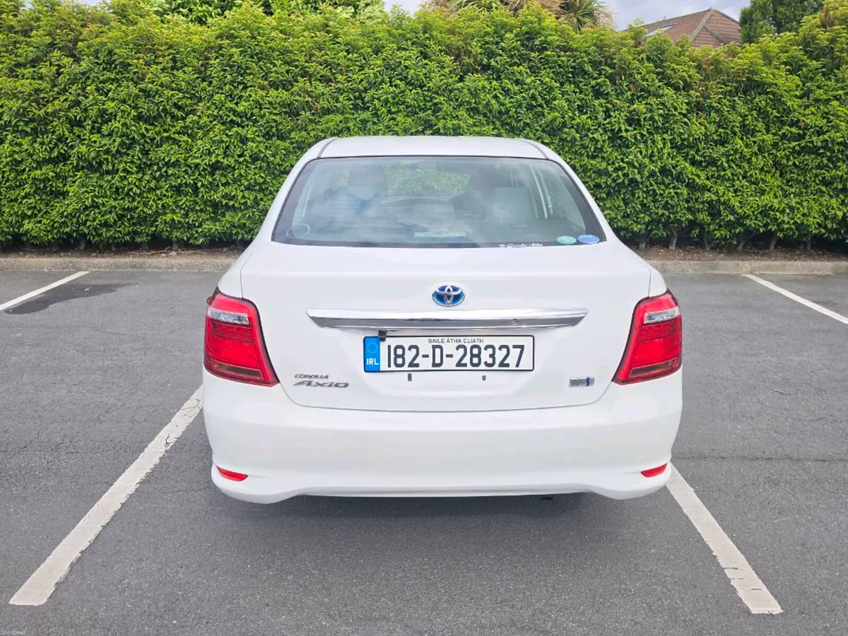 Toyota corolla - Image 4