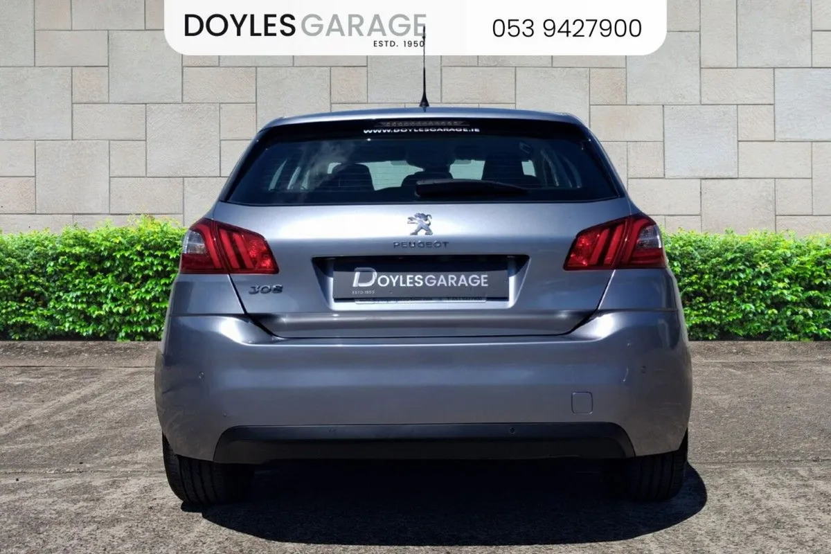 Peugeot 308 Allure 1.6 Blue HDi 100bhp *PRIVATE SA - Image 3