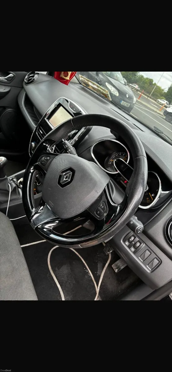 Renault Clio 2014 - Image 2