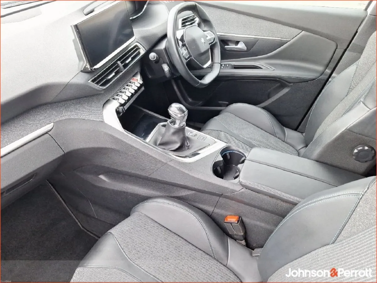 Peugeot 3008 Allure 1.5 Diesel Manual - Image 4