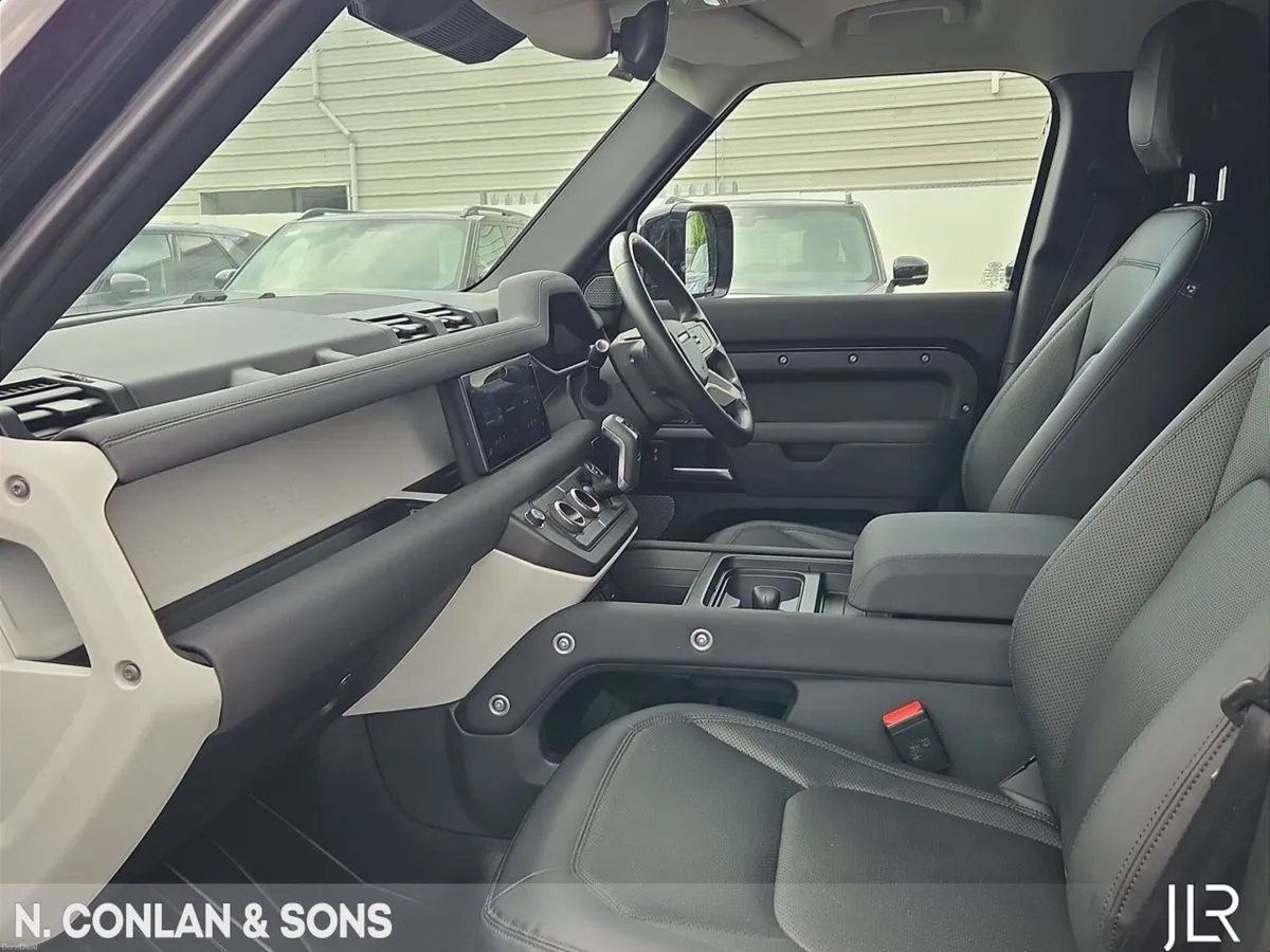 Land Rover Defender 110 3.0D HARD TOP S 2 SEAT COM - Image 3