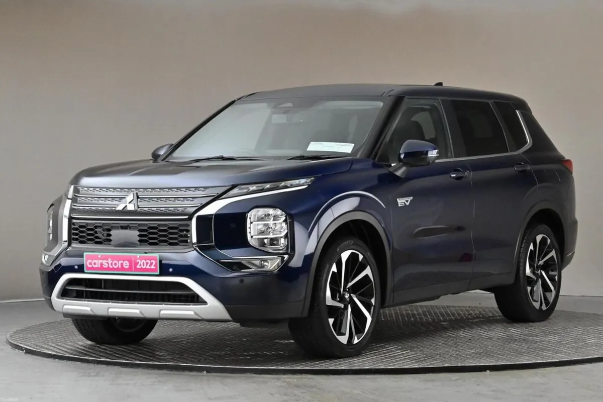 Mitsubishi Outlander 2.4 HYBRID AWC PHEV **HALF LE - Image 3