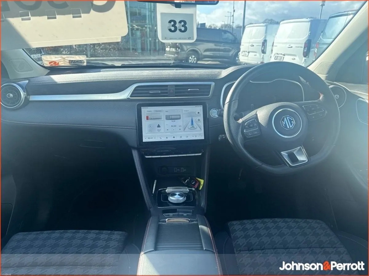 MG ZS Long Range Excite **TINY MILEAGE. / HUGE WAR - Image 4
